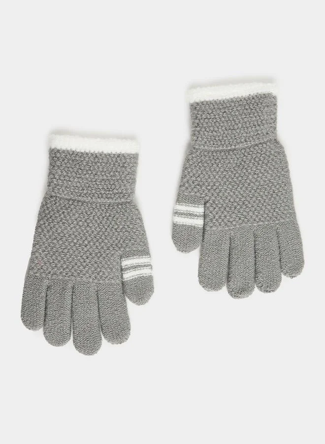 ستايلي قفازات يد محبوكة ومزينة بشارة